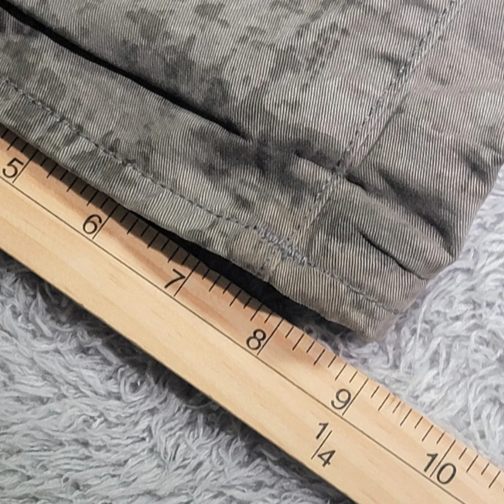 TRUE RELIGION Jeans Men's Size 42 Gray Tye Dye Camo Look Button Fly Lightweight